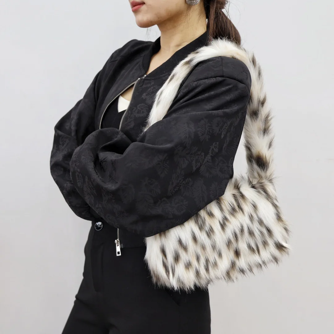 Y2K Trendige Plüsch-Unterarmtasche Damen Herbst-Winter Mode Einzelhandtasche Leopardenmuster-Tasche für Streetstyle – Detail 7