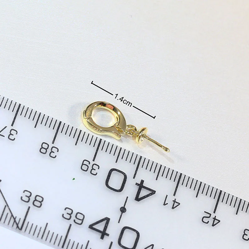 

1 пара подвесок-сердечек D234 с жемчугом, покрытых 14-каратным золотом, для самостоятельного изготовления украшений, с цепочкой, сохраняющей цвет, и жемчугом не входит в комплект.