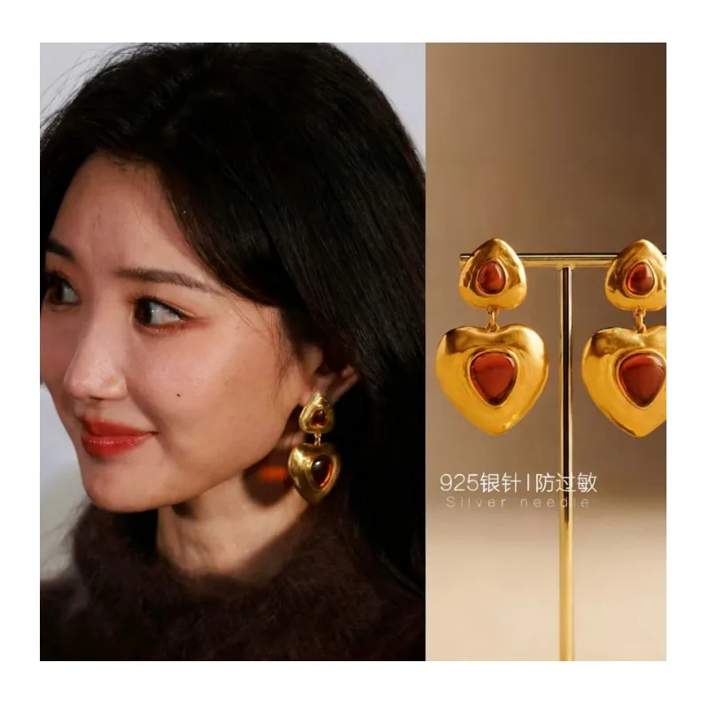 

Mao Xiaotong Same Earrings Retro Gold Double Love Water Drop Stud Earrings Femininity Advanced Sense Niche Fashion Earrings