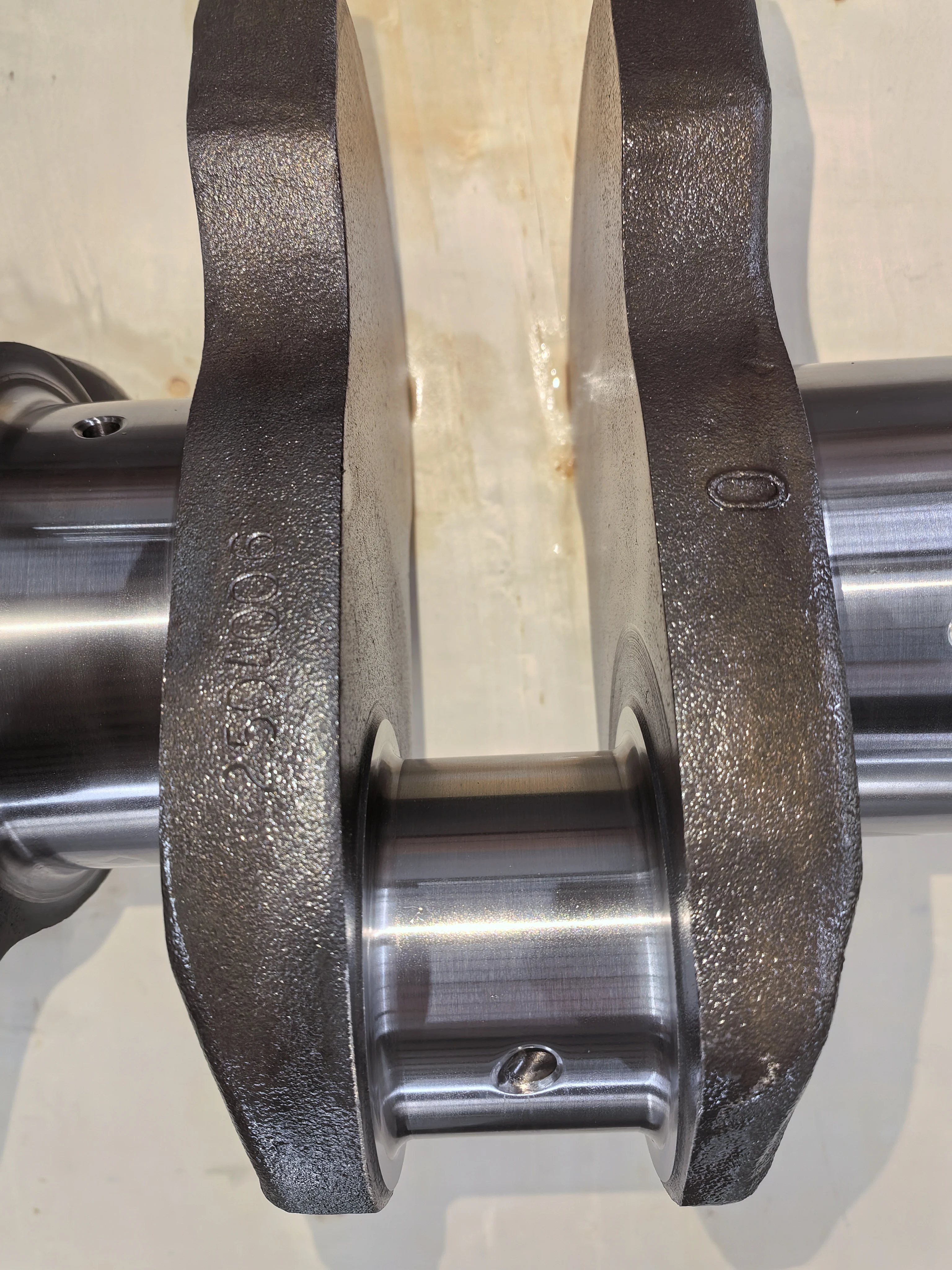 Cummins Engine 6BT5.9 Cigüeñal 5313645 Es aplicable a los grupos generadores de maquinaria de construcción automotriz