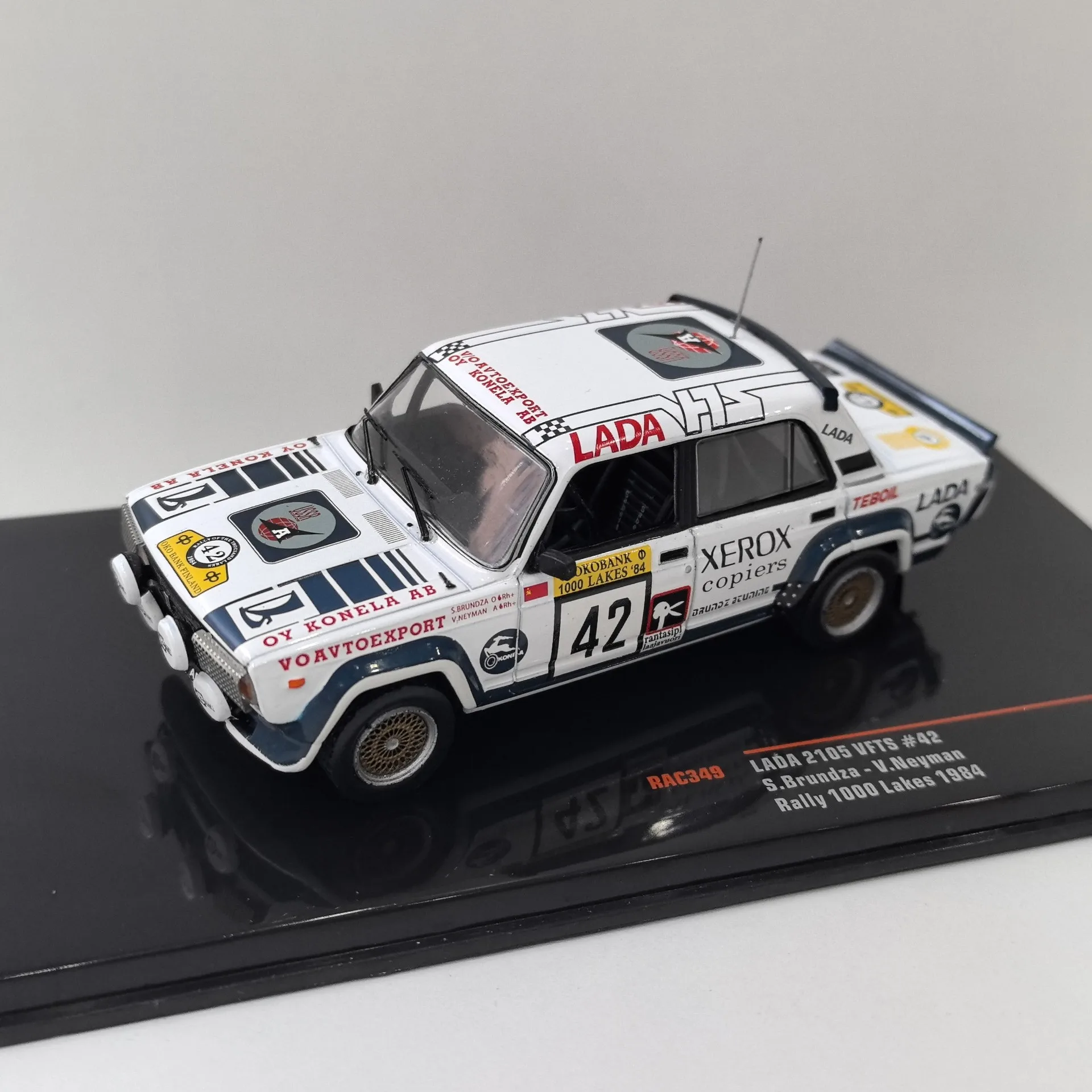 

Diecast IXO 1:43 Scale LADA 2105 VFTS #42 1984 Lada Car Alloy Car Model Collectible Toy Gift Souvenir Display Ornament