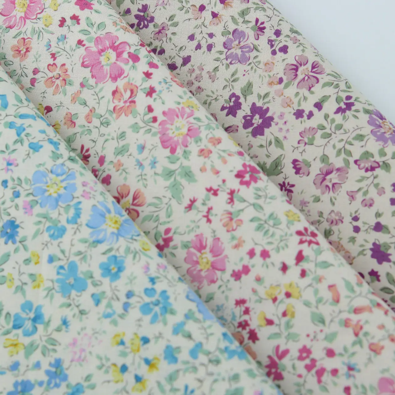 145x50cm 60S Weicher, hautfreundlicher Stoff aus 100 Prozent Baumwolle mit Vintage-Blumenmuster für DIY-Kleidung, Kleider, Frühlingsblumenmuster – Detail 3