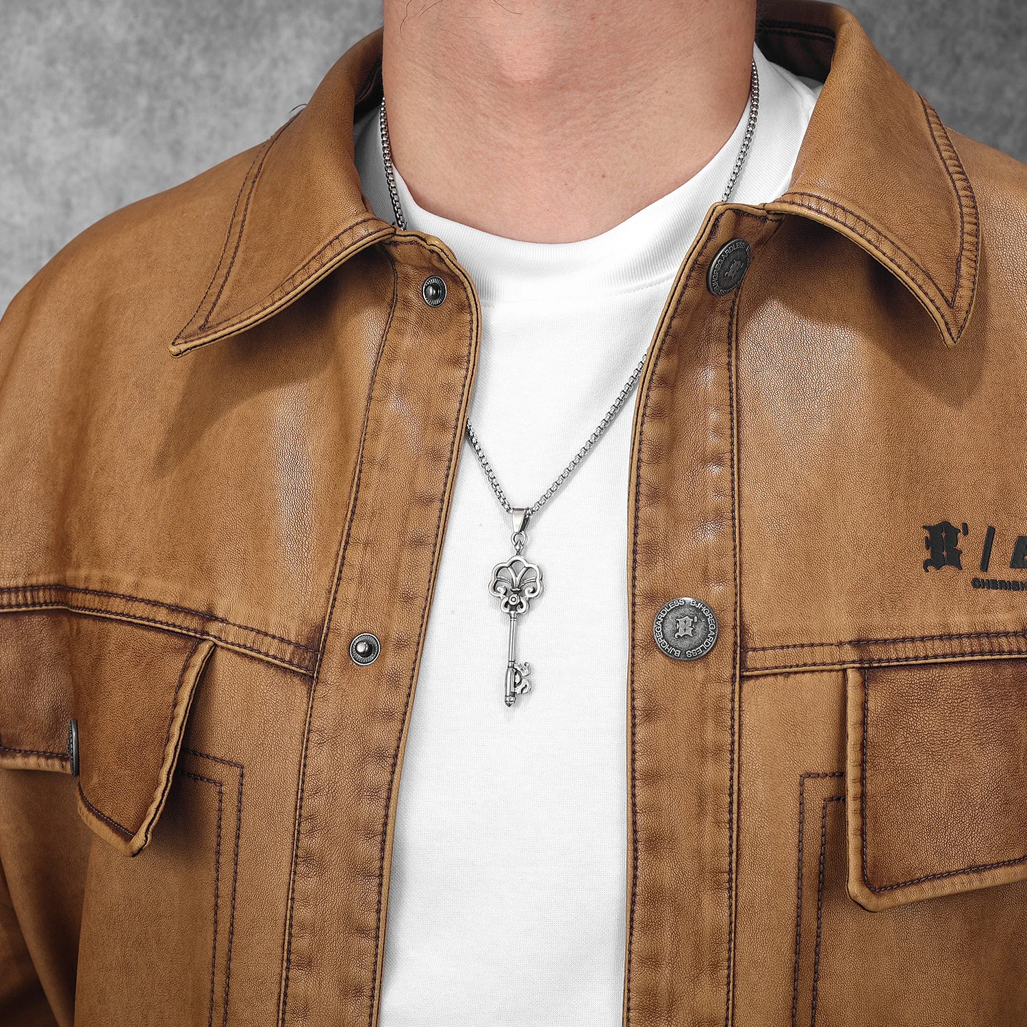 Simple Retro Key Men Necklaces With Pendant Stainless Steel Jewelry For Male Women Punk Hip Hop Accessories Gifts Wholesale