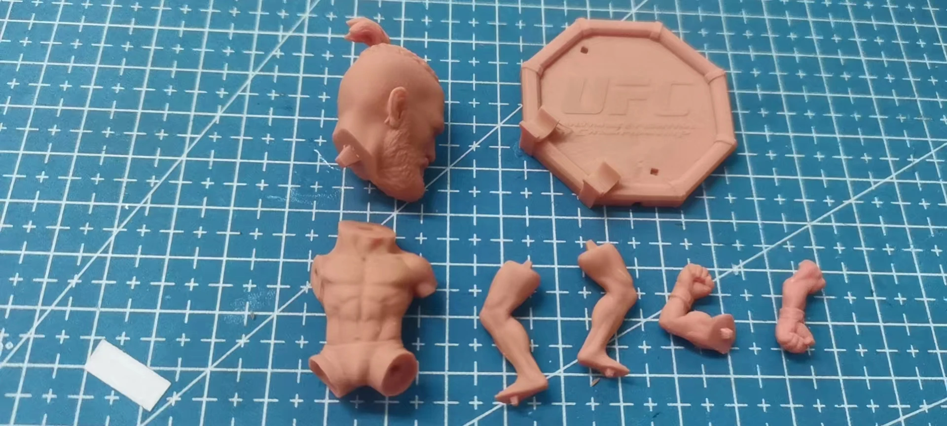 Kit Rakitan Model Resin Skala 1/24 DIY Pria Berotot Kepala Besar Mainan Patung Belum Dirakit dan Tidak Dicat