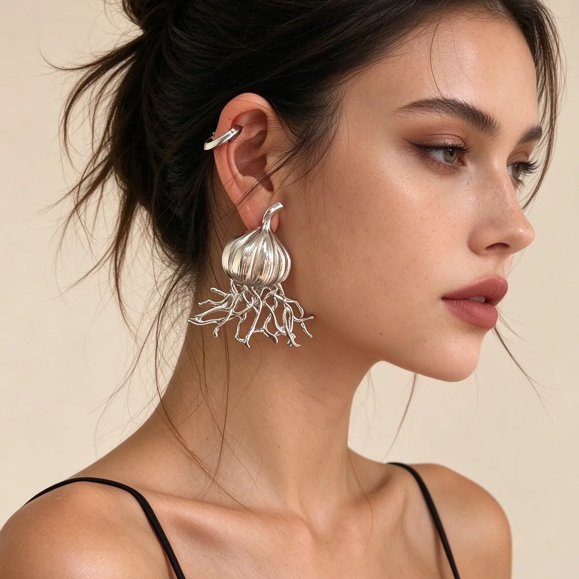 New Quirky Garlic Earrings for Women Unique Creative Design Earrings Novelty Garlic Shape 2-Piece Set Niche Artistic Earrings