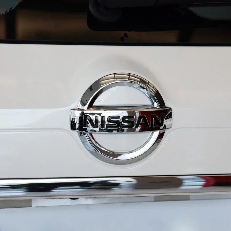 日産シルフィ,ジューク,ティダサニー,キャシュカイ,ティアナ,エクストレイル,5.8 cm, 8.8 cm, 10,11 cm, 13 cm用のフロントとリアのシルバーABSエンブレム14 cm, 15 cm, 16cm