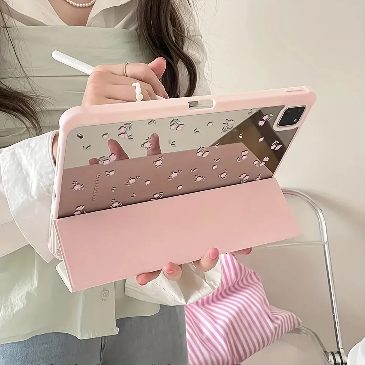 5th 6th Pro 11 Tri-fold Stand Protective Cover,Tablet Case for Apple iPad 10.9 inch 10th Generation,Floral Pattern iPad Cases