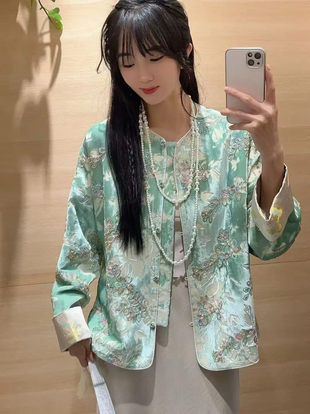 Autumn New O-Neck Contrastive Color Cuffs Chinese Style Handmade Button Silk+Velvet Sequin Beading Embroidery Women's Coat S-XL