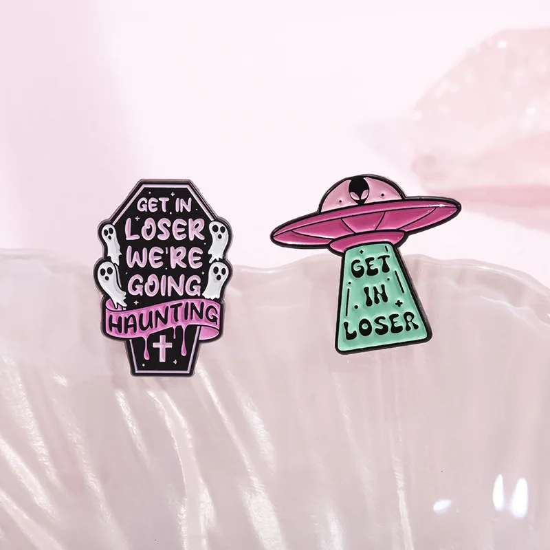 Creative Trendy Cartoon Alien Spaceship Oil Drop Lapel Brooch Badge Pin for Denim Bag - Fashion Jewelry Accessory for Men Women