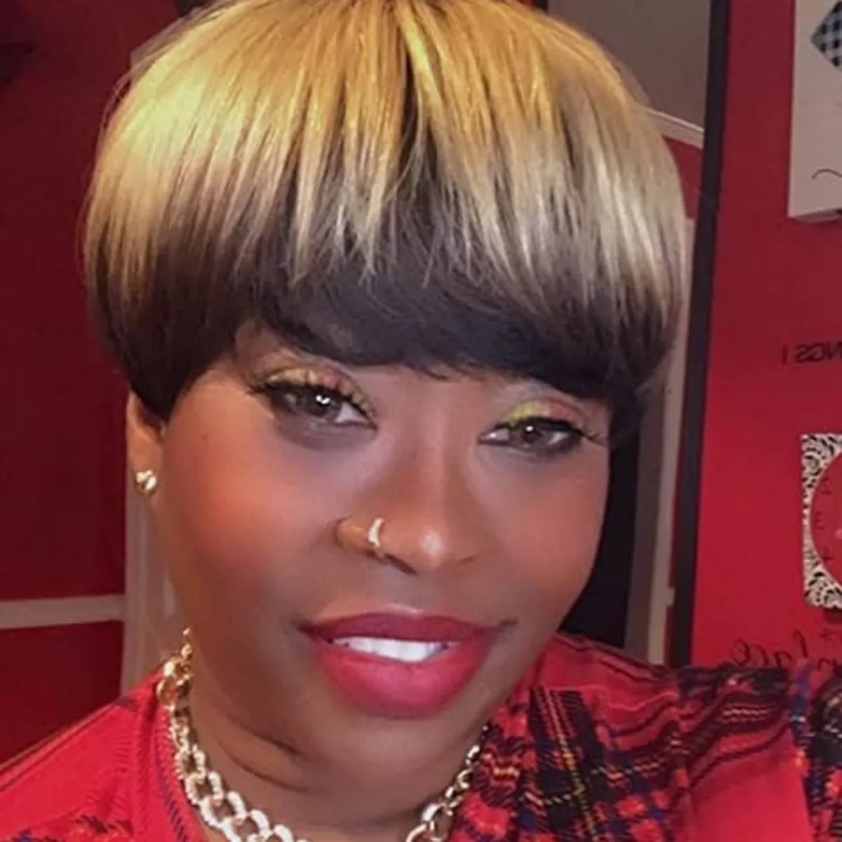 1B/27 트렌드 컬러 짧은 레이어드 픽시 가발(뱅 포함) 브라질 스트레이트 인모 전체 기계 제작 가발