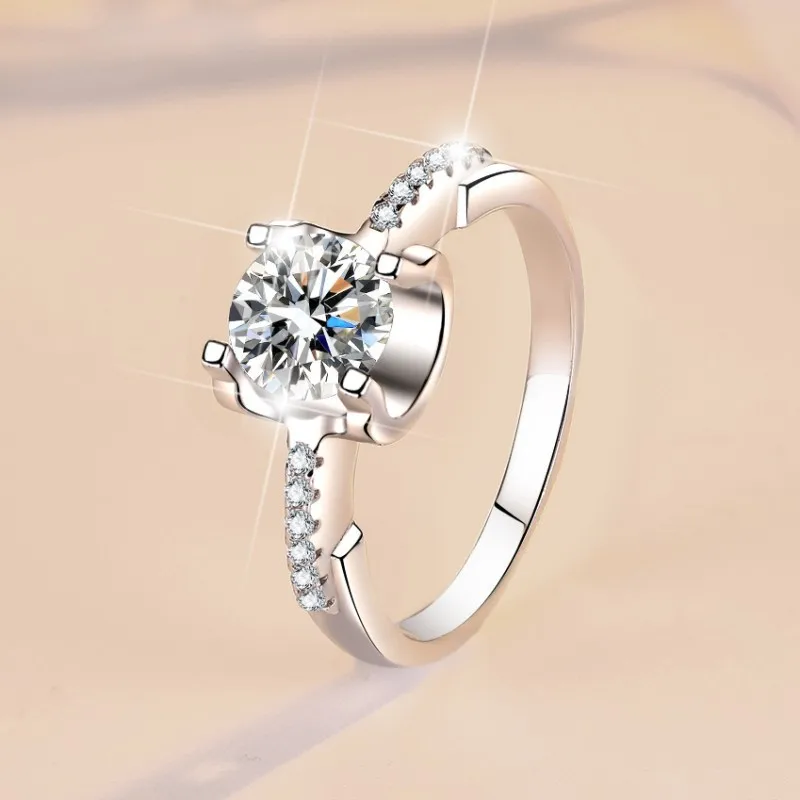 Bullhead Fashion Women's Ring PT950 Platinum Moissanite 2Ct - Stone-enhancing bullhead, 2ct shine, fits various scenes