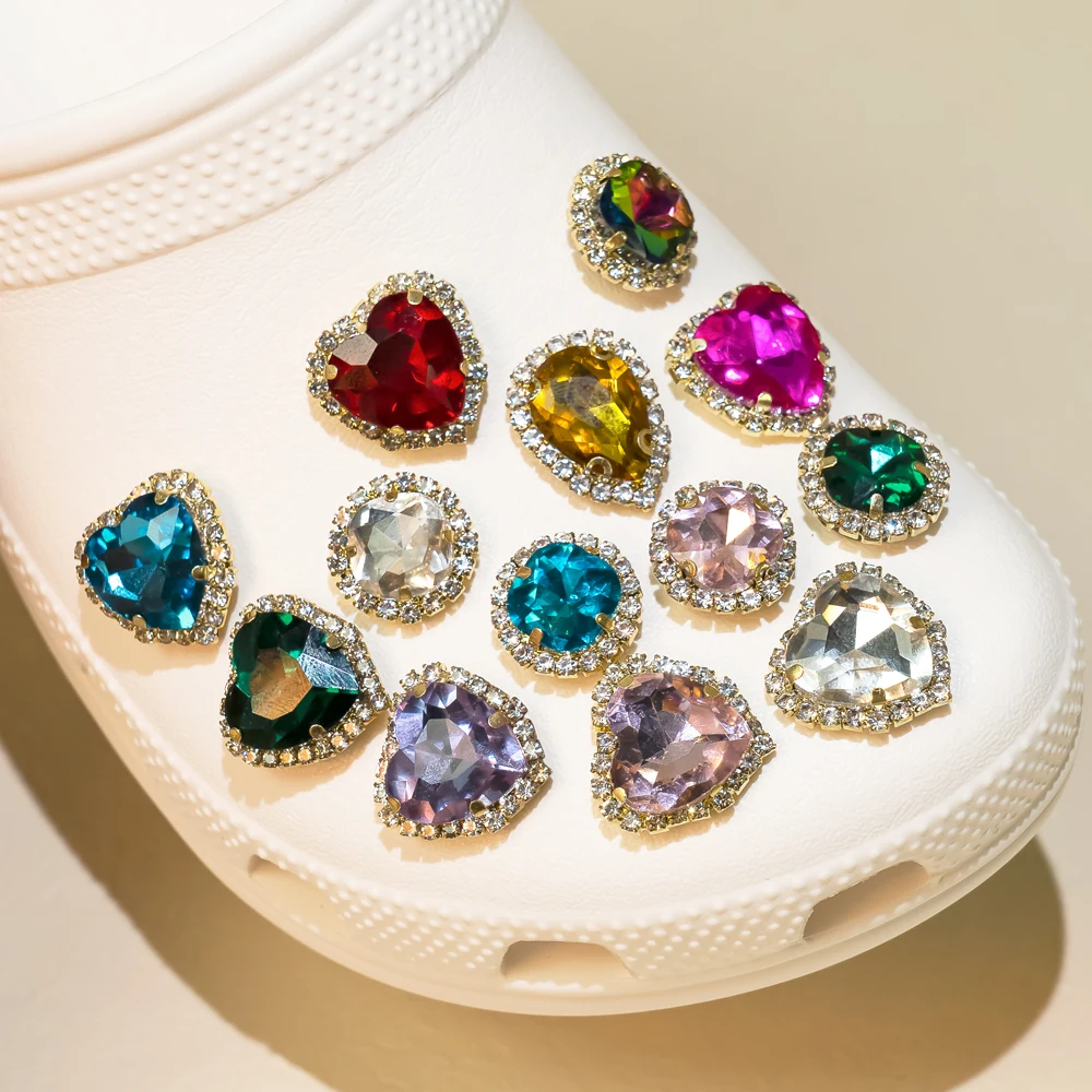 1 Stück Luxus-Charms für Damenschuhdekorationen, Anstecknadeln für Sandalen, Mädchen, weibliche Gastgeschenke, rosa Schuhanhänger, buntes Herz – Detail 1