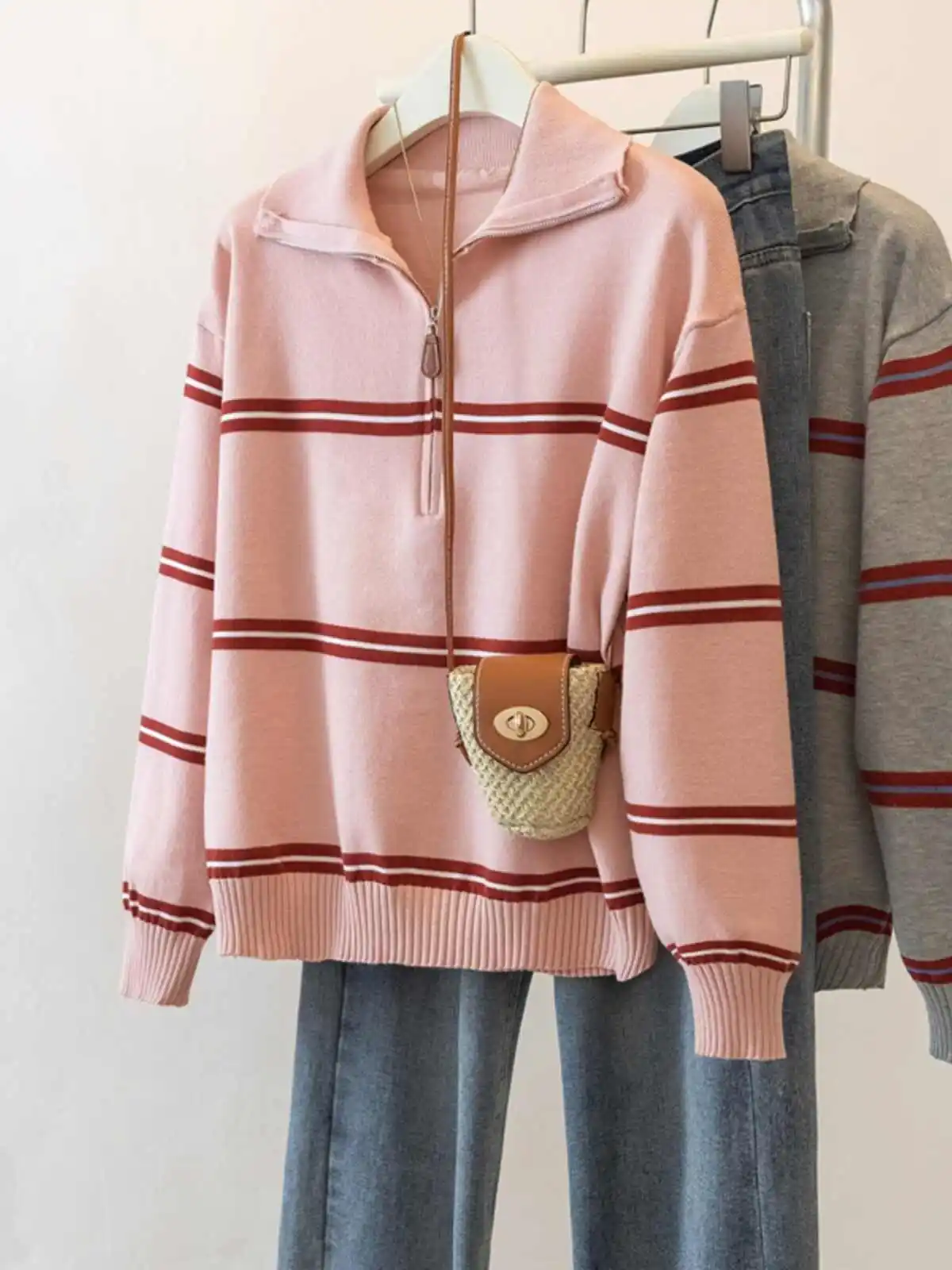 

Американский свитер в полоску в стиле ретро, женский осенний новый полуоткрытый воротник, контрастный цвет, вязаные пуловеры, модный тренд, трикотажные топы