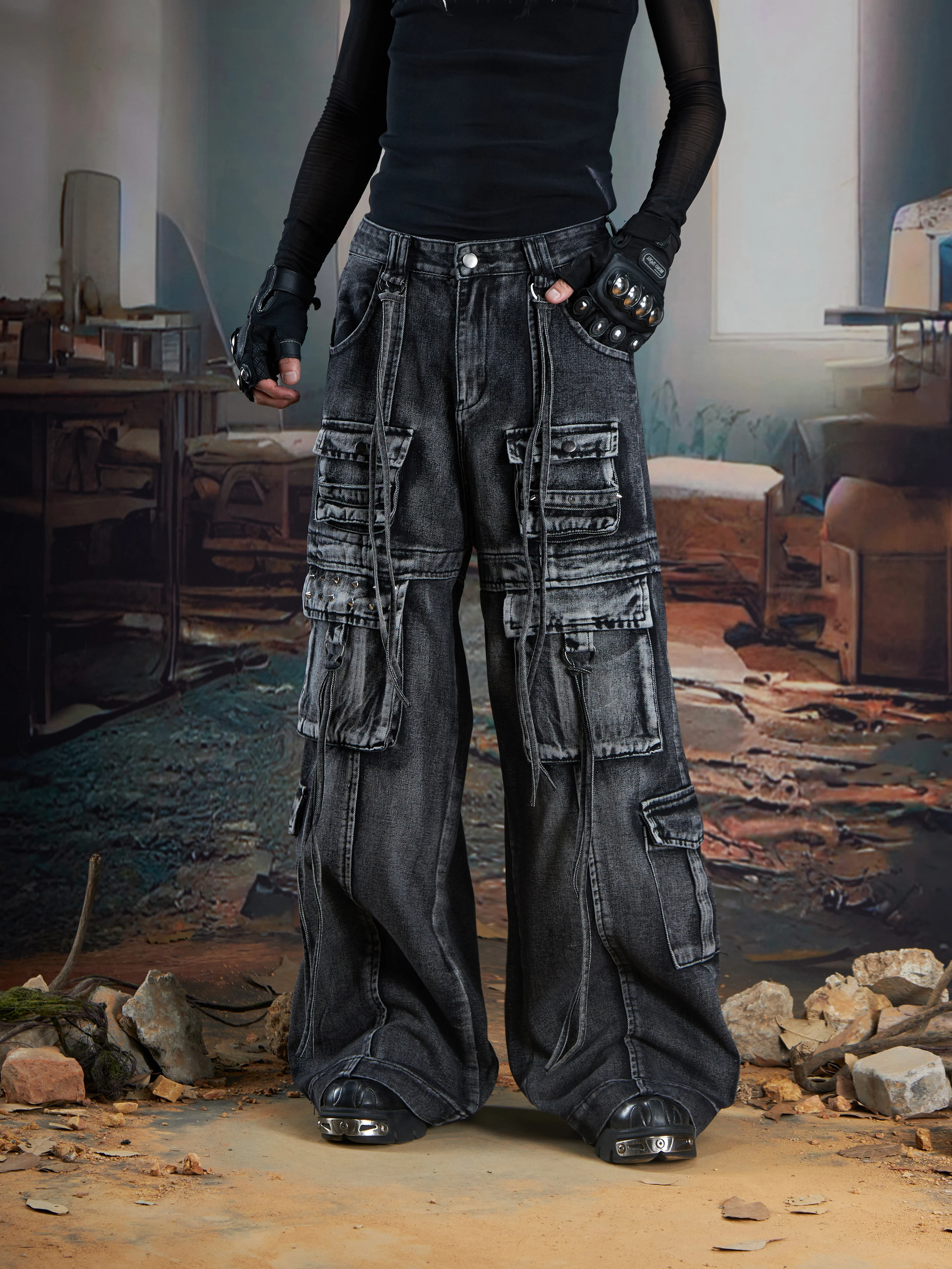 

Особый дизайн с заклепками и лентой, потертые и потертые, с несколькими карманами, свободные прямые индивидуальные джинсы, брюки для мужчин и женщин, мода