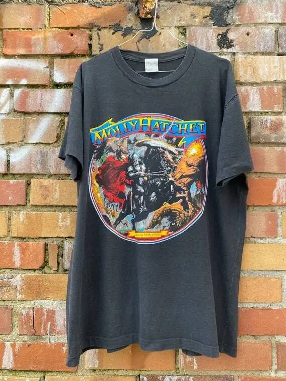 1989 Molly Hatchet Lightning Strikes Twice Album Vintage T-shirt Unisex KH4375