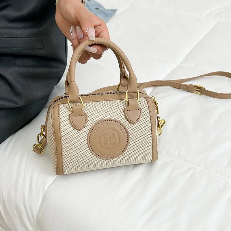 2025 حقيبة وسادة نسائية قابلة للتحويل على الكتف وحقيبة كروس ذات ملمس سحابي مريح وخفيف الوزن وأساسيات العمل الأكثر مبيعًا