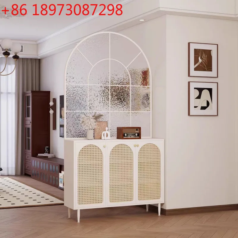 Scarpiera da ingresso retrò francese, scarpiera divisoria in rattan con schermo per la casa in vetro medievale integrato