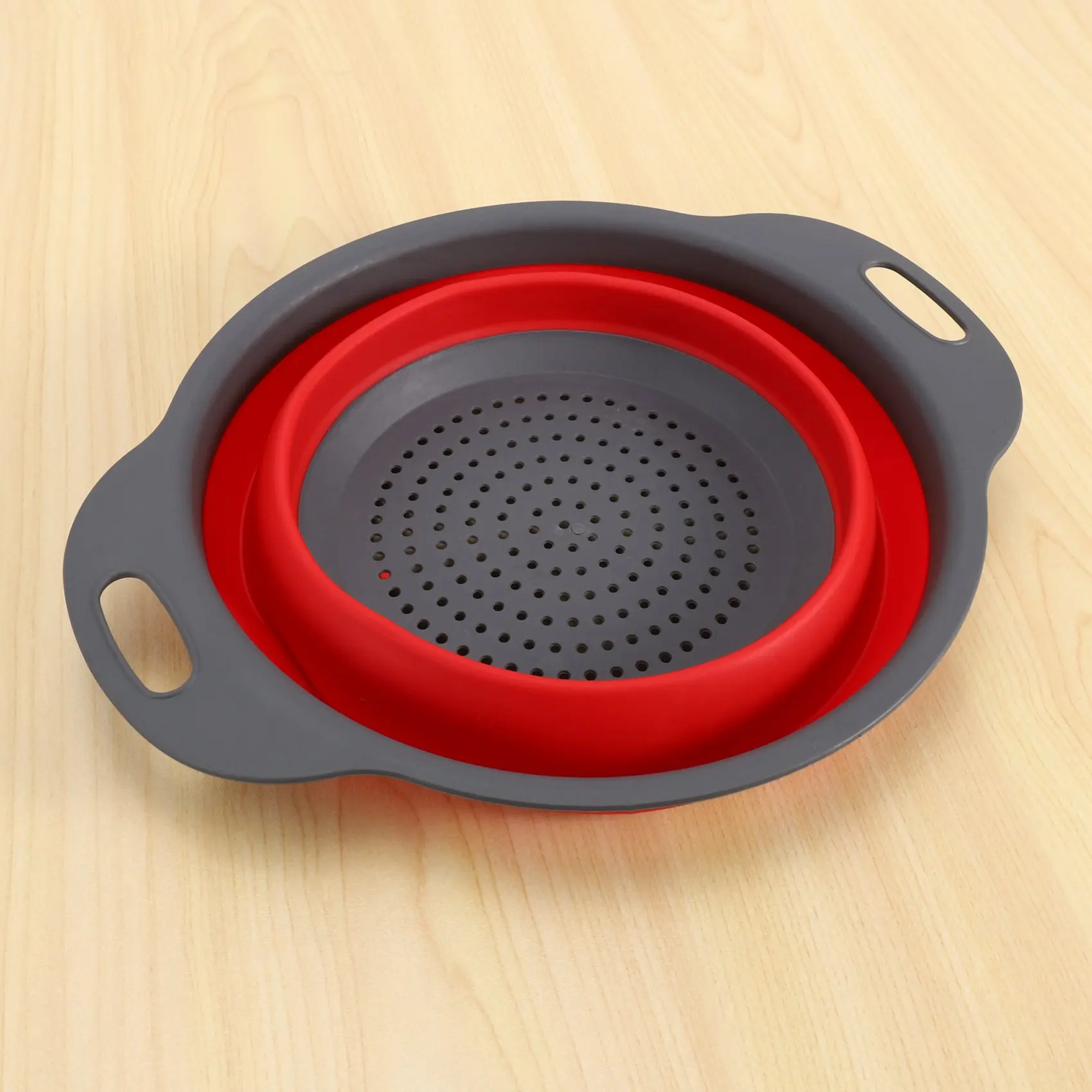 

Red Collapsible Kitchen Colander Silicone Strainer Dishwasher Safe Approved-AT48