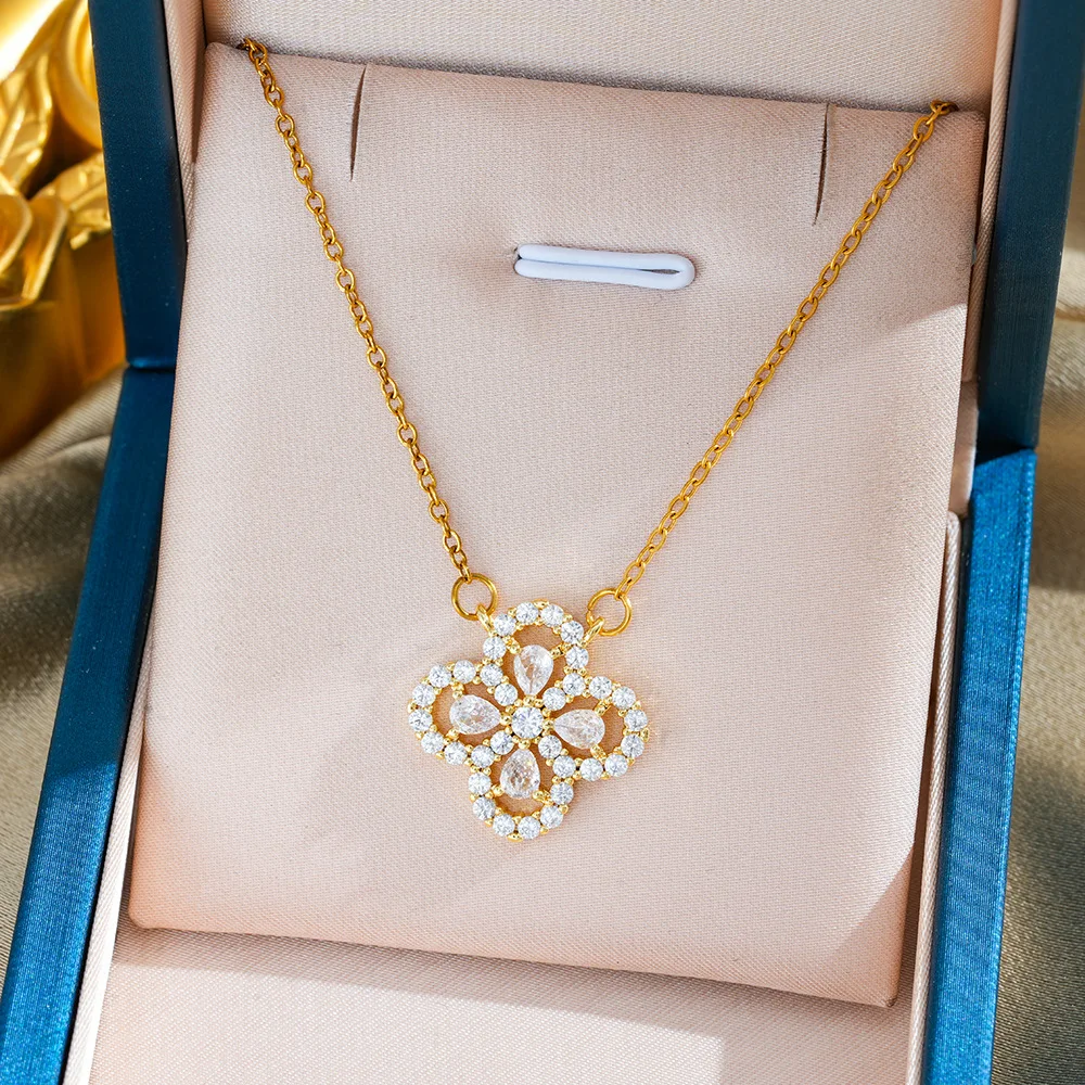 

2025 Модное, легкое, роскошное, универсальное ожерелье из титановой стали с четырьмя лепестками клевера для женщин, ниша и высококачественная цепочка на ключицу