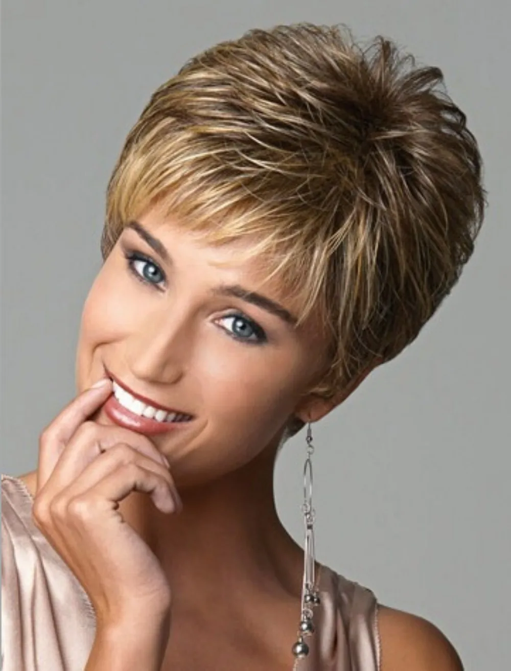 Short Dark Brown Mixed Blonde Highlight Pixie Cut Wigs with Bangs Synthetic Layered Wigs for Women Natural Hair Replacement Wigs