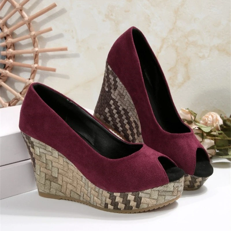 

Женские замшевые босоножки на танкетке с открытым носком, на платформе, модные слипоны, женская обувь