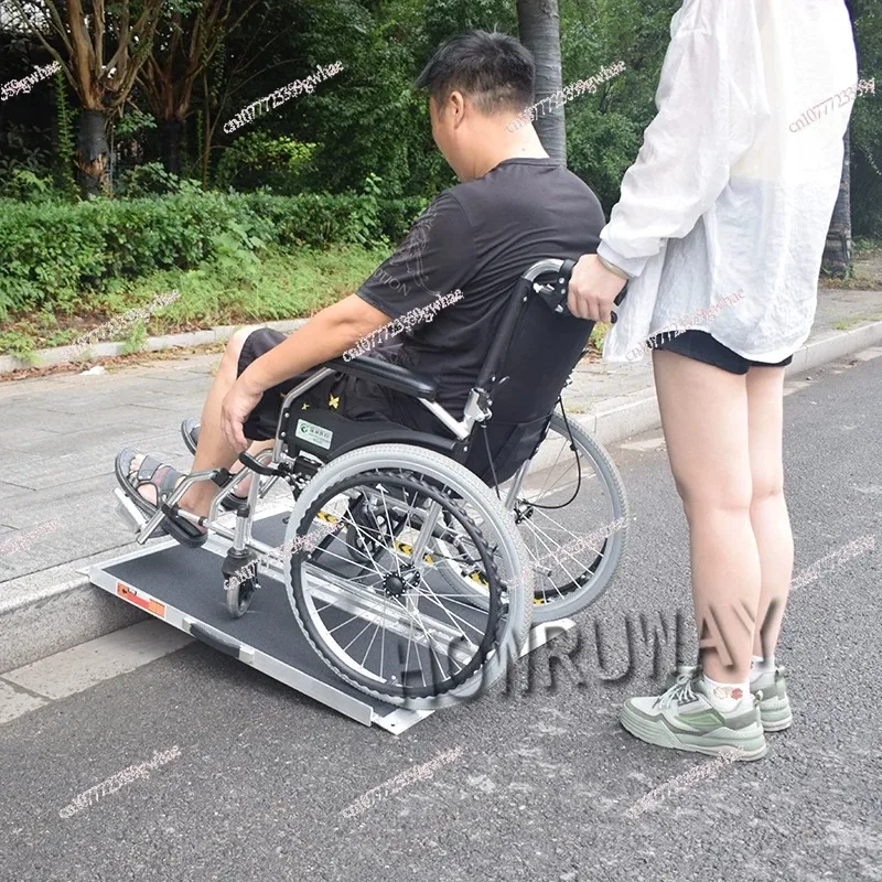 Barrier-free aluminum alloy ramp portable non-slip folding