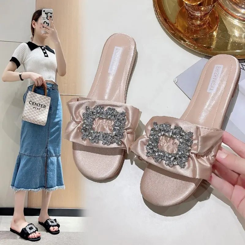 

Women's Slippers Summer Rhinestones Flat Elegant Wrinkle Sandals Female Fashion Outdoor Beach Shoes Slides Chanclas Mujer Playa