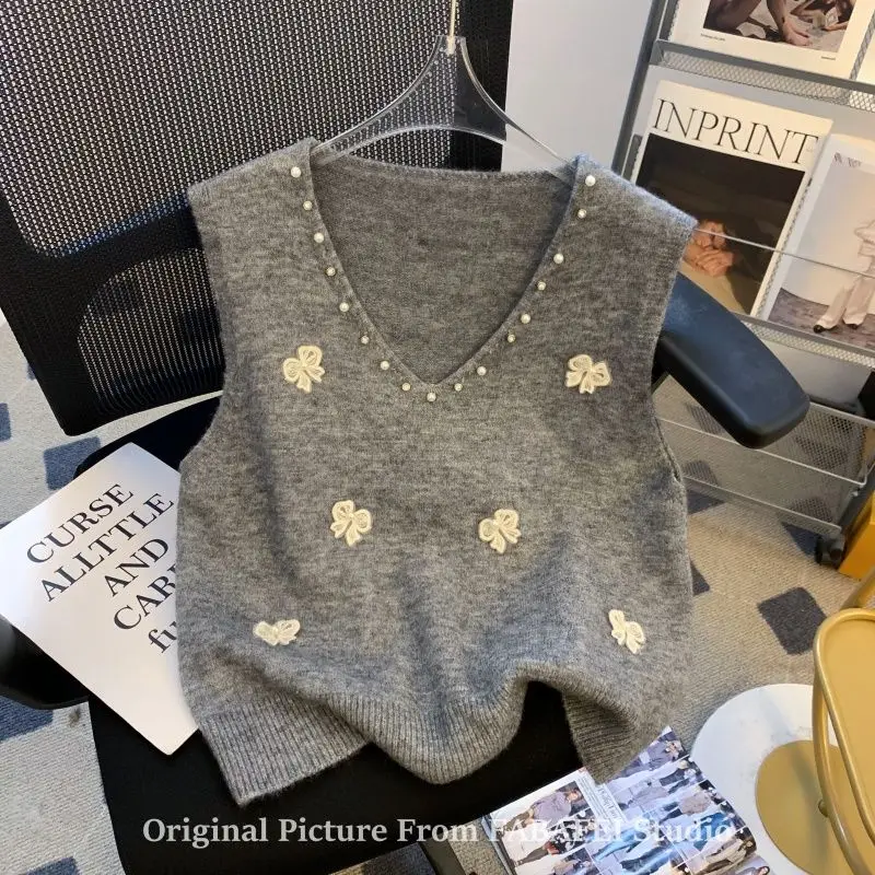 

Gagarich Gray Diamond Studded Three-dimensional Bow Vest Women Spring Knitted Vest French Shoulder Digging Small Top