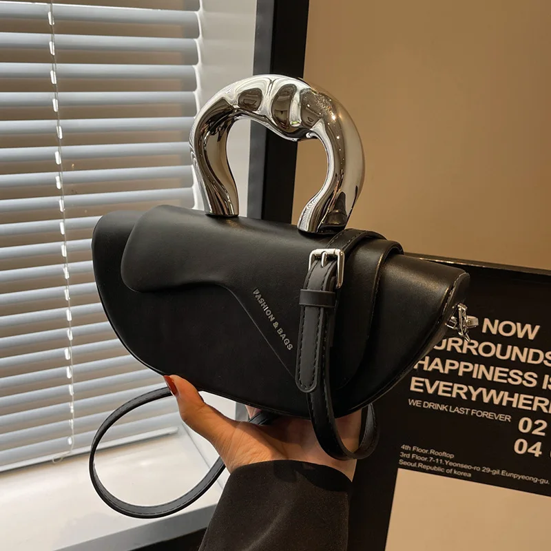 

Paris High-end Fashion Design Women's Shoulder Bag New Fashion Versatile Messenger Bag Unique High-end Portable Small Square Bag