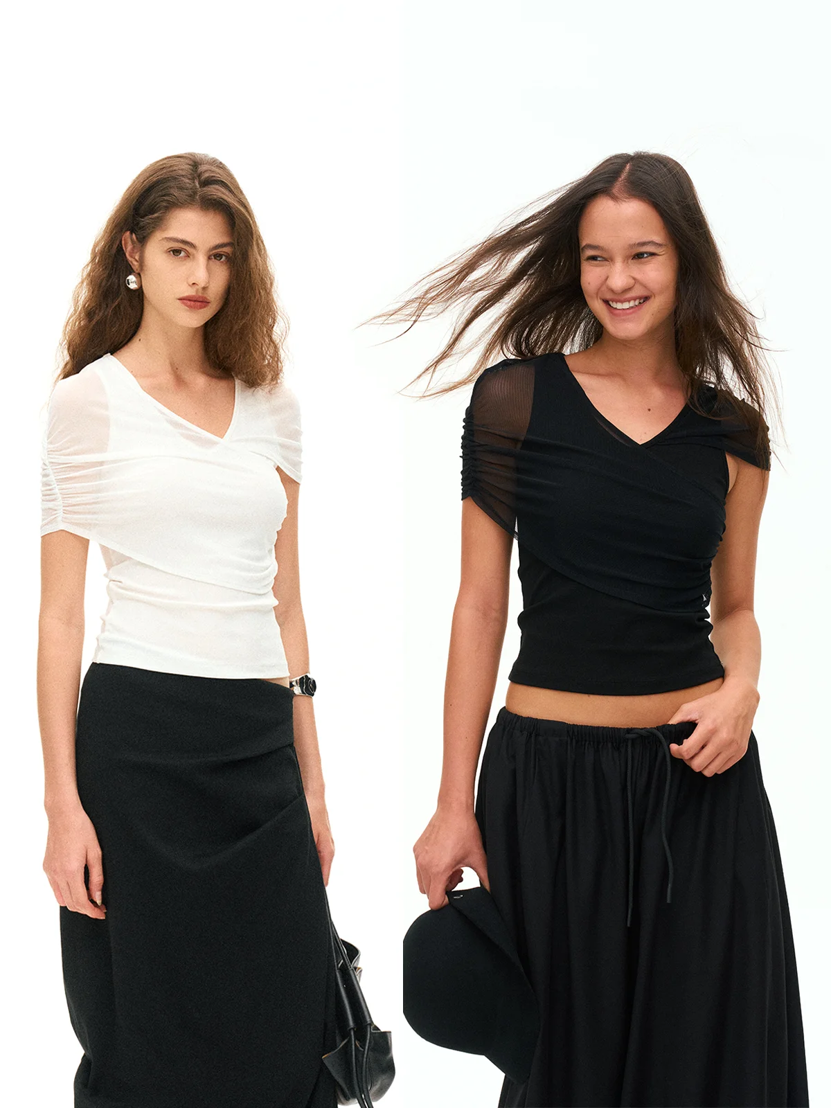 a Kind Ego Women's V-neck T-shirt Summer 2026 New Design Sensation Sleeveless Midi Arm Covering Vest Foggy Gauze Pleated