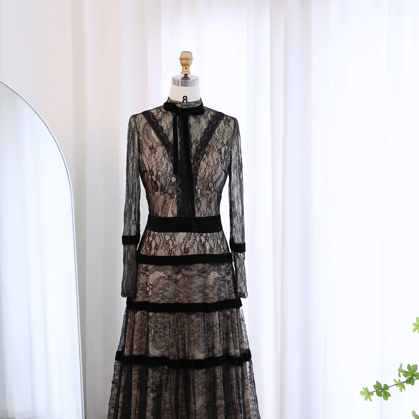 Sharon Said Spalle scoperte Pizzo nero a strati Dubai فساتrapbookingmaveracon abiti da festa di nozze da donna vintage a maniche lunghe SF023 Personalizzato