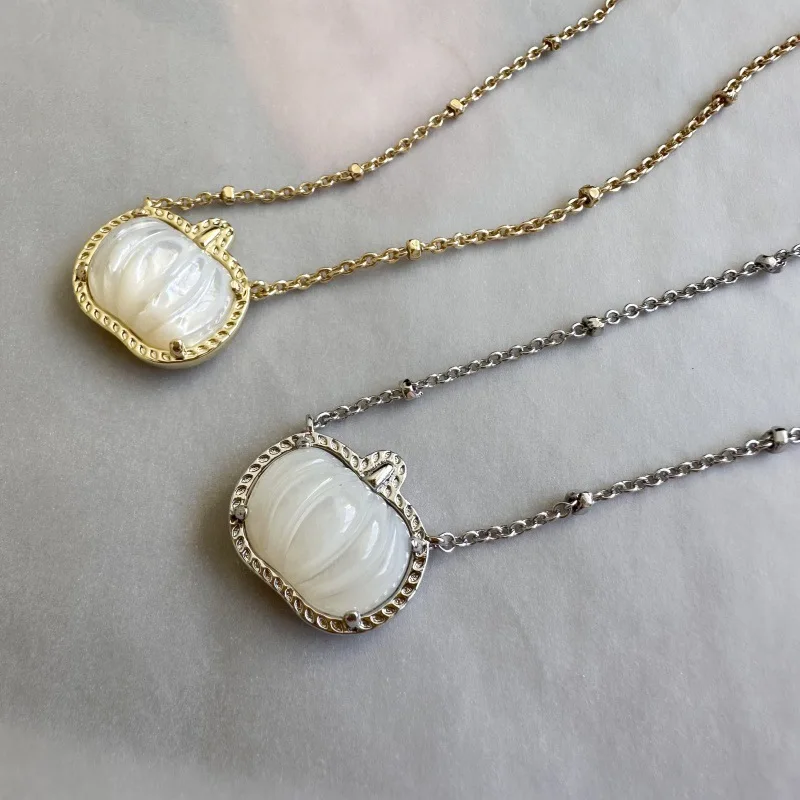 White shellfish pumpkin pull-out pendant necklace Holiday gifts clavicle chain FOR woman