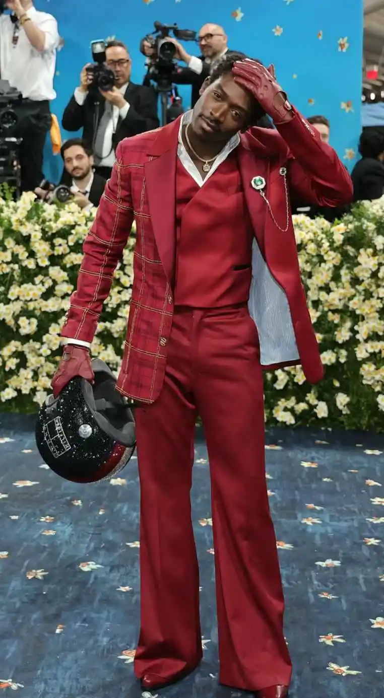Dramatic Plaid Pattern Men's 3-Piece Blazer Set Flared Pants Formal Suit for Red Carpet Gala Events Jaqueta Masculina Customized