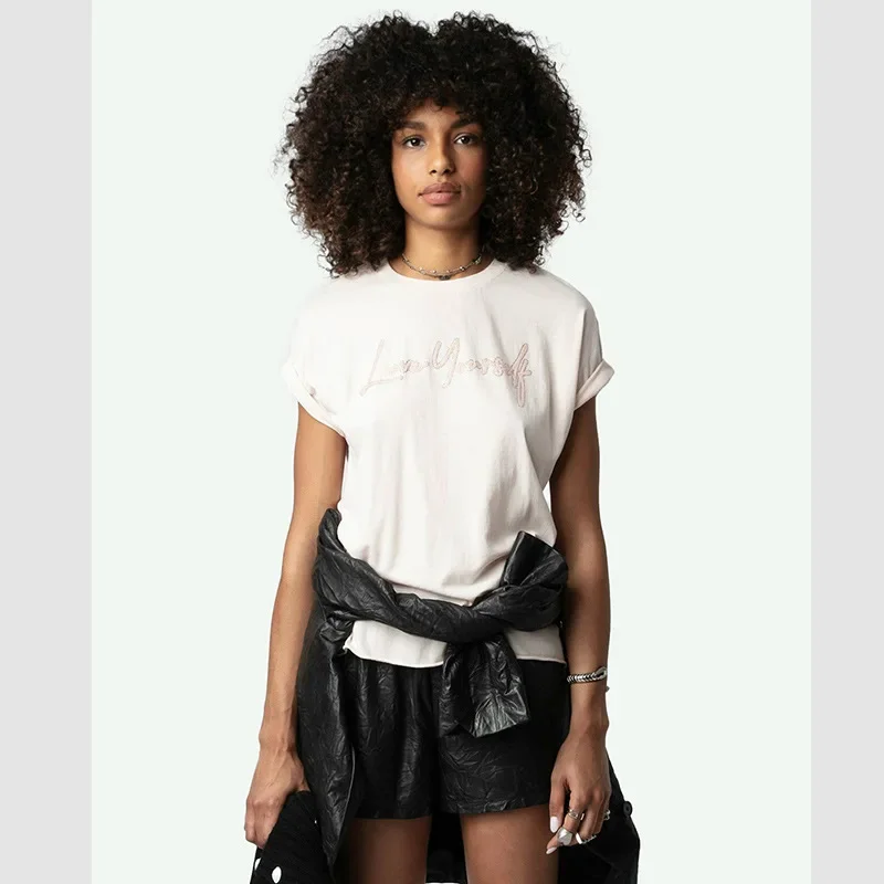 

25. летняя новая французская ниша ZV, английский алфавит, флокированная розовая хлопковая женская футболка с горячими бриллиантами и креветками