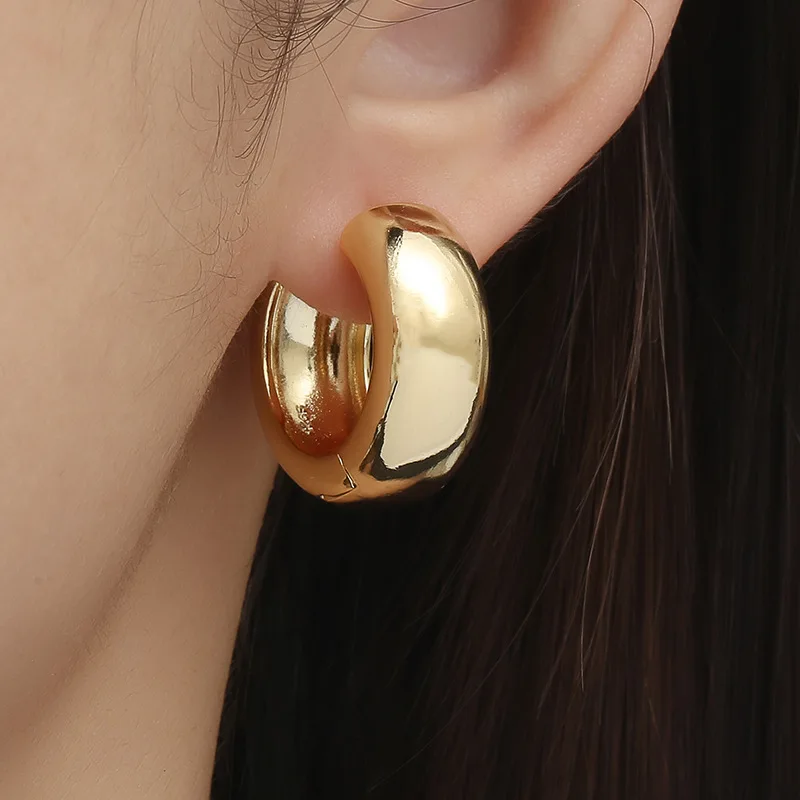 

Classic Fashion Geometric Smooth Hoop Earrings For Women Circle Punk Ear Buckle Ins Vintage Korean Trendy Jewelry Party Gift