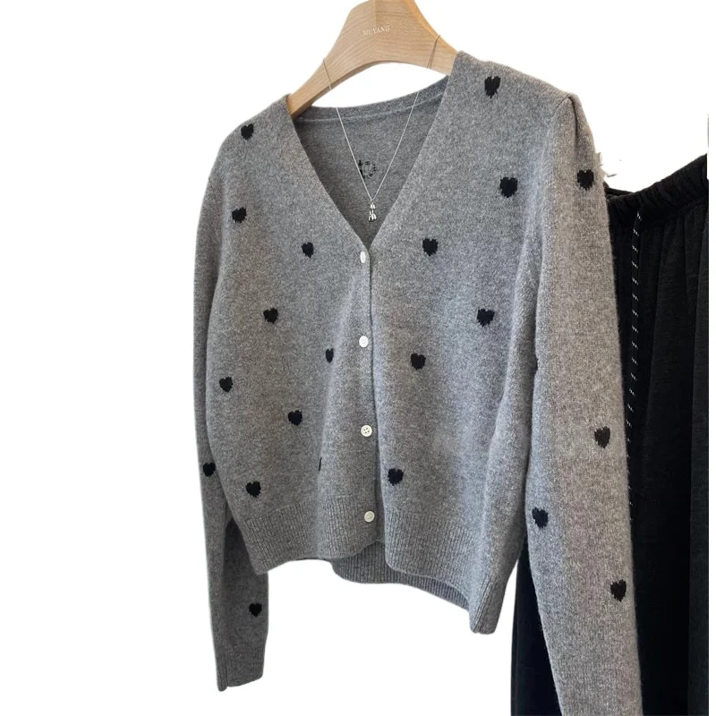 

Spring and Summer 2026 New Temperament Elegant Simple Love V-neck Wool Long-sleeved Knitted Cardigan Short Thin Sweater Jacket