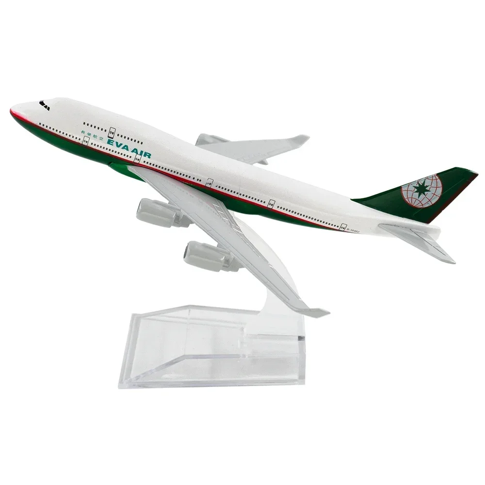 

B747 Eva Air 1:400 Scale 16cm 747 Aircraft Model Airplane With Base Alloy Plane Model For Collectible Souvenir Show Gift Decorat
