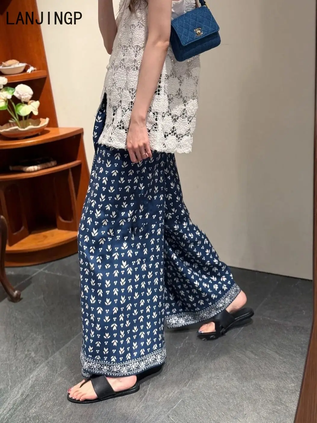Large size Korean unique and beautiful retro printing wide-leg pants skirt, new splicing, thin and relaxed