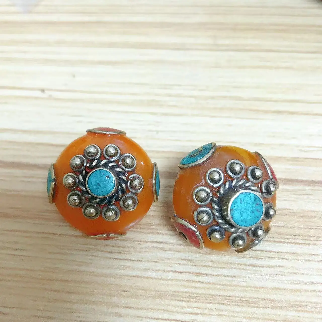 Bd215 Nepal Handmade Beads Ethnic Tibetan Copper Resin 24mm Diy Round Beads For Jewelry Making 2 Pcs Lot