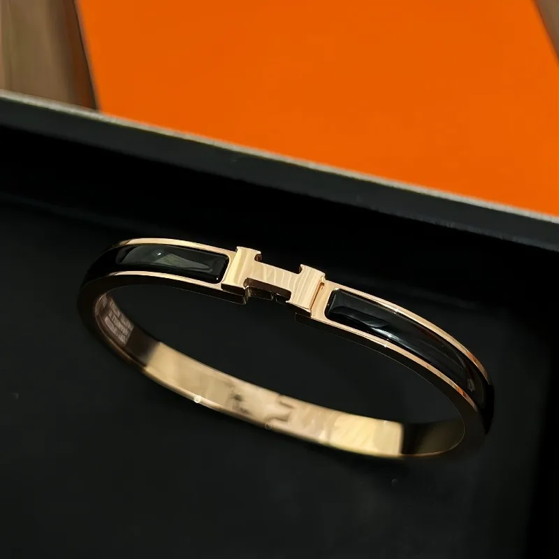Bracciale iniziale personalizzato Polsino sottile in smalto per donne Regalo minimalista per coppie di lusso Delicato abbinato ai gioielli per lui e per lei ​