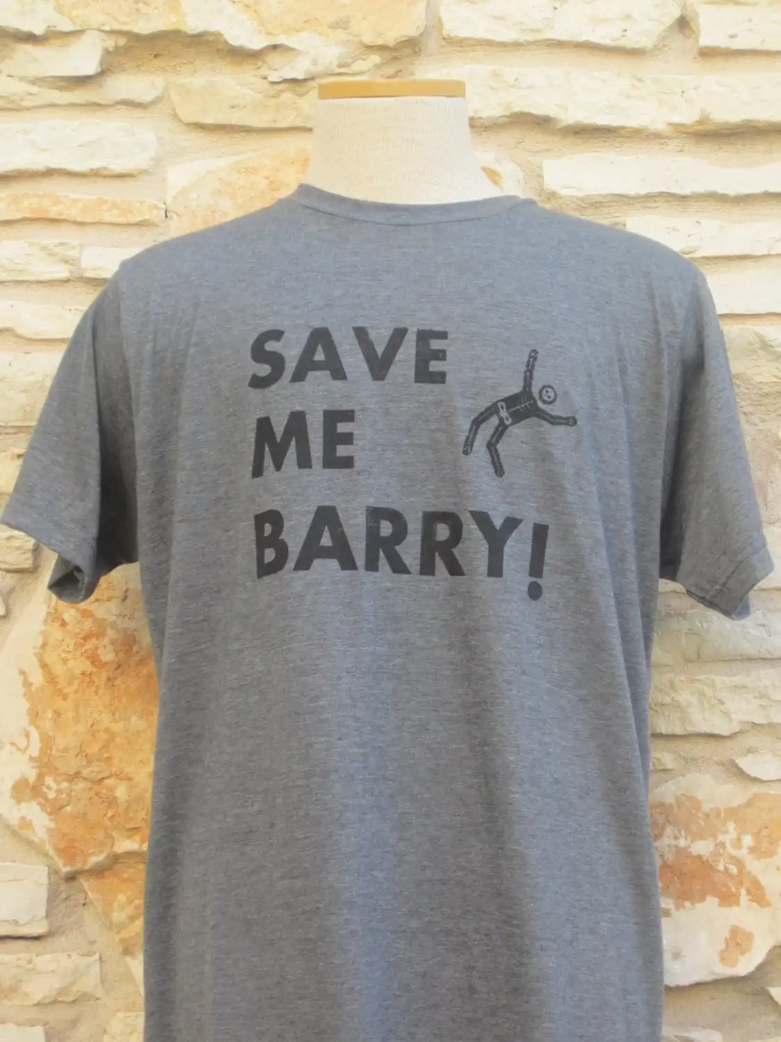 

Футболка с надписью «Save Me Barry»