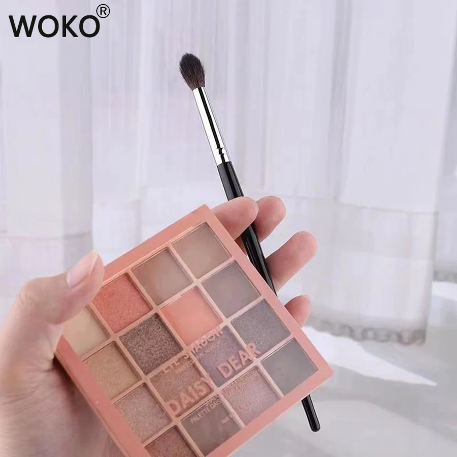 Eyeshadow Crease Brush High Quality Tapered Blending Brush Crease Blending Makeup Brushes Goat Hair Eyeshadow Crease Makeup Tool