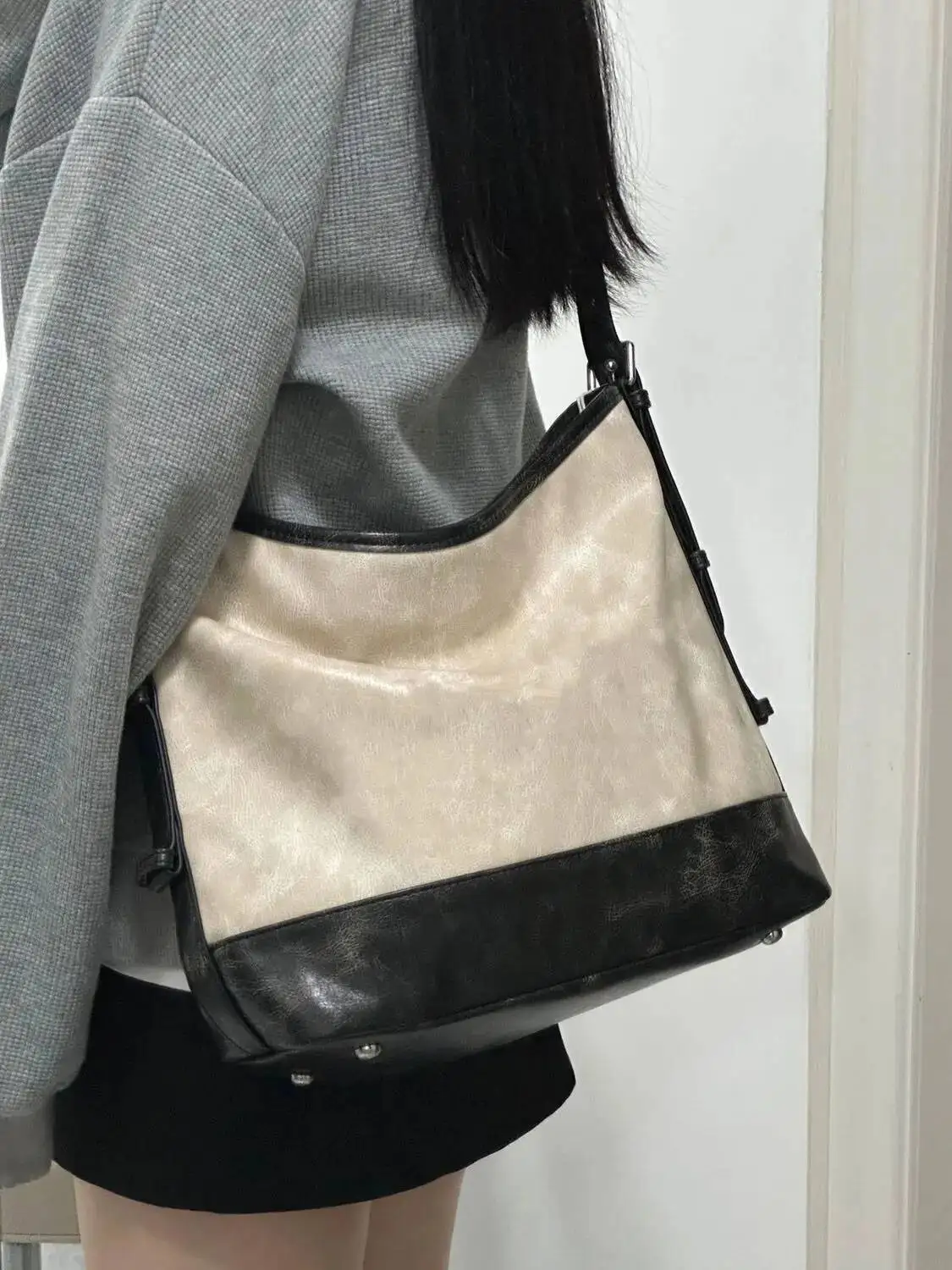 

Bloom Vintage Beige Tote Bag Women Retro Hot Girls Pu Leather Large Capacity Handbag Y2k Bags Female Haruku Bolsos Aesthetic