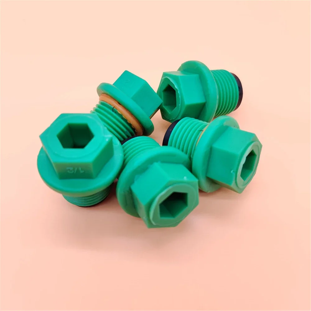 Materia prima PPR con paratia per tubo dell'acqua Tappo per cavo esterno Accessori in plastica esagonale interno ispessito a quattro punti