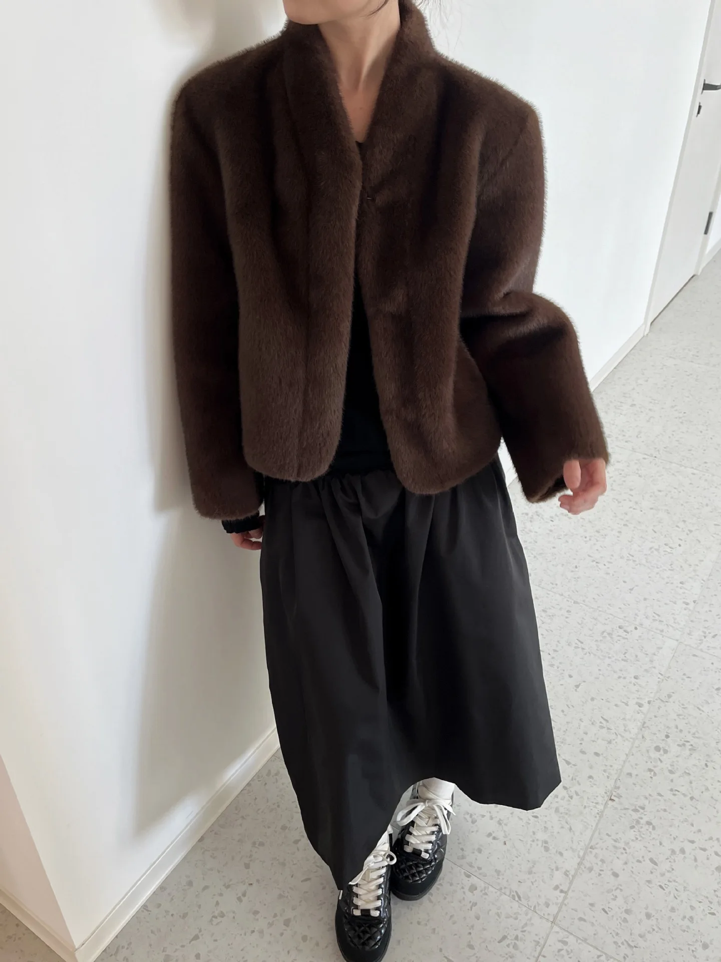 

Eco-Friendly ort Fur Coat Women's V-Ne Padded Jaet Pure Color Glossy Early Spring New Sle Warmth Conservation