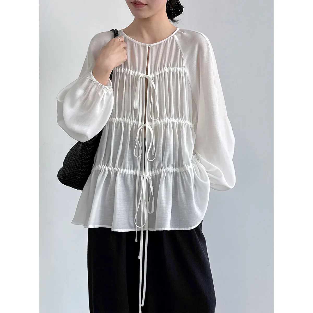 Relaxing Drawstring Tied Long Sleeved Sun Protection Shirt for Women in Summer, Silk Temperament Lantern Sleeve Top