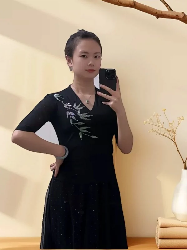 スリミングスクエアダンススタイルトップ女性のファッショナブルな薄いダンス服ジトゥバスリーステップスタンプパフォーマンス衣装綿ポリエステル
