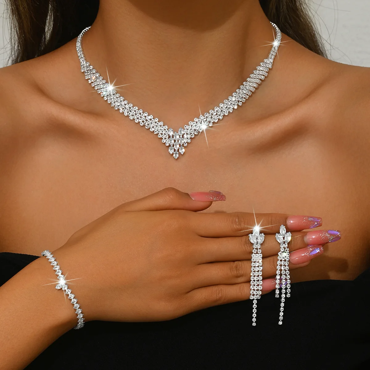 

Simple Elegance Bridal Jewelry Set Nelace Clavicle Bracelet Earrings for Wedding Dr Silver Material Cus Paaging