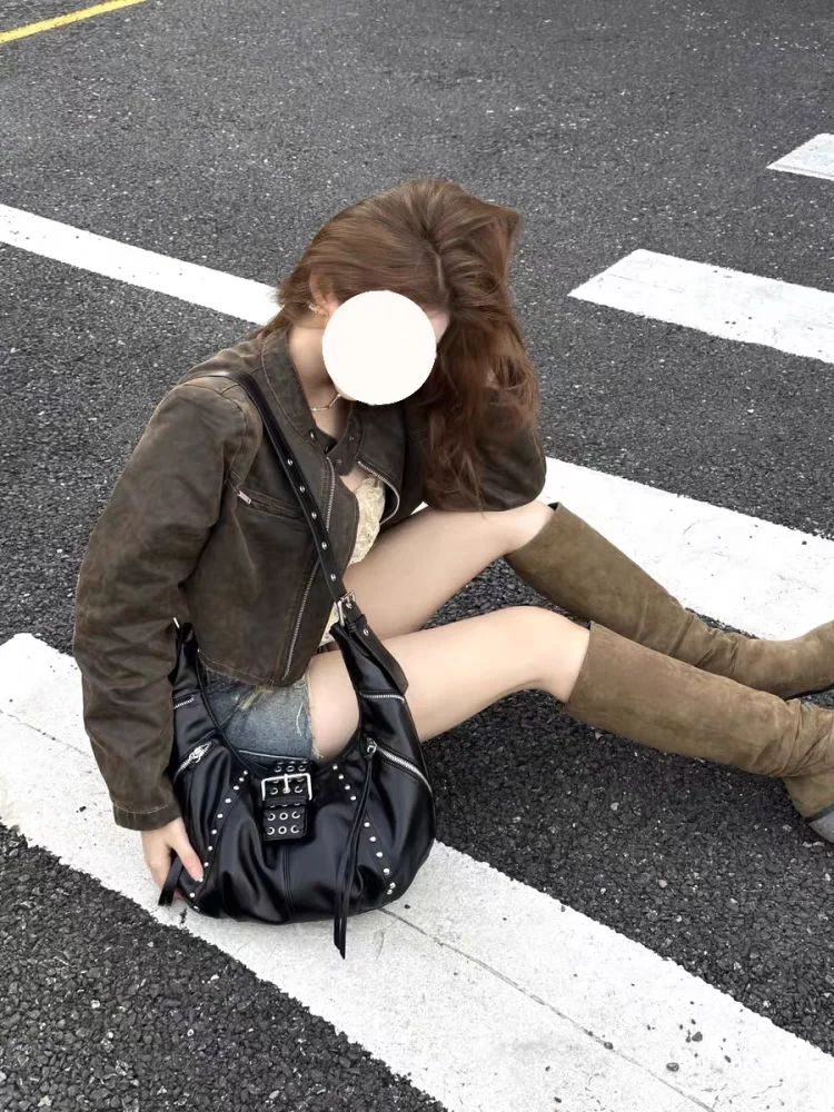 

Новинка 2025 года, ретро, пикантная девушка, масляный воск, кожаная мотоциклетная сумка на одно плечо, наклонная мотоциклетная сумка для пельменей