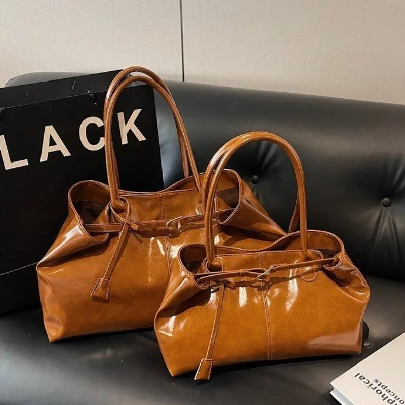 

Trendy Minimalist Vintage Fashion Diaper Bag For Women Luxury Leather Large Capacity Elegant Commuter Bag Classic Designer Style